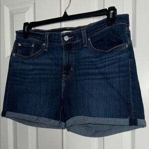 Size 31 Levi’s Mid Length Shorts